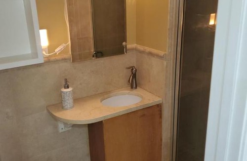 Langdon Apartment | STS - Single Traveler Studio -Black Door
