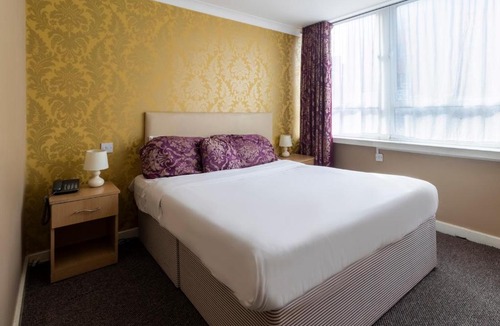 Luton Hotel | Stuart Hotel
