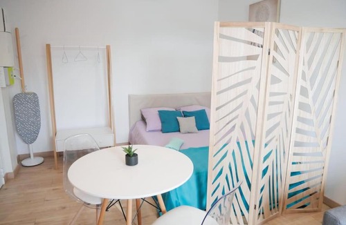 Saint-Quentin Apartment | Stud confort centre ville 4pers