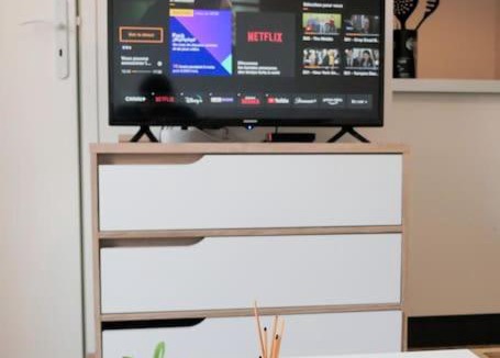 Saint-Quentin Apartment | Stud confort centre ville 4pers