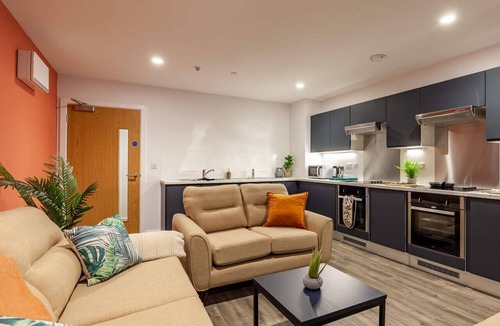 Leeds Apartment | Student Only Elegant Ensuite Room