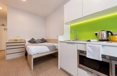 Portsmouth City Centre Apartment | Student Only Middle Street