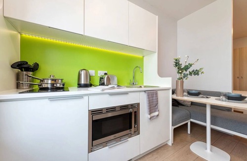 Portsmouth City Centre Apartment | Student Only Middle Street