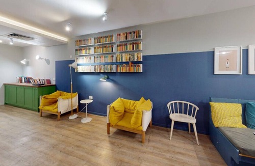 Runnymede House | Student Only, Modern Studio with Kitchenette