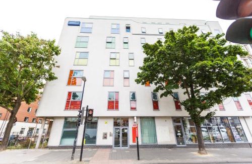 Finsbury Park Apartment | Students Only Private Bedroom and Studios at AXO Islington
