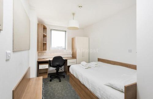 Finsbury Park Apartment | Students Only Private Bedroom and Studios at AXO Islington