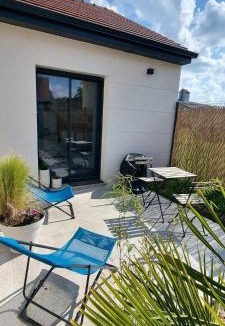 Bouville Apartment | Studette avec terrasse Comme à la maison