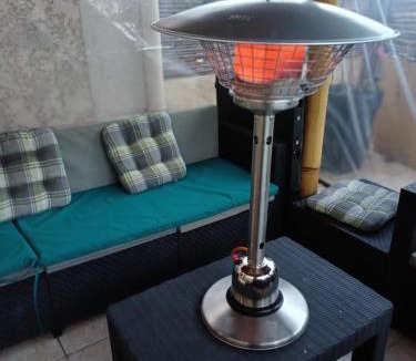 Quissac House | Studette cosy 10m2, Terrasse 18m2, Grande Piscine et Parking privé