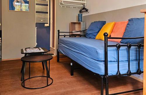 Notre-Dame-Limite Apartment | Studette indépendante et coquette avec terrasse sur jardin