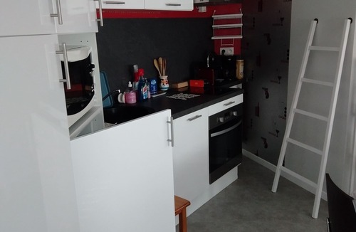 Saint-Gilles-Croix-de-Vie Apartment | Studio for 2 with sea view close to town center.
