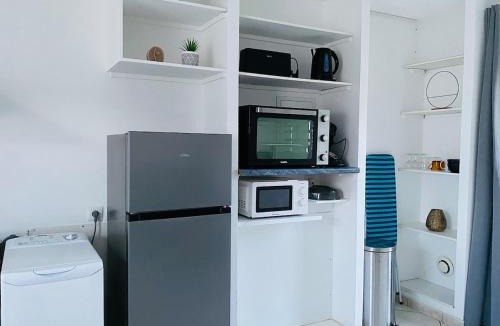 Saint-Julien-en-Saint-Alban Apartment | Studio au calme avec terrasse