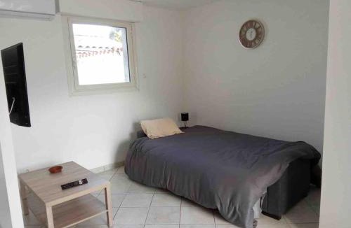 Saint-Julien-en-Saint-Alban Apartment | Studio au calme avec terrasse