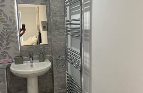 Milton Keynes Apartment | Studiio Apartment Grange Farm, Milton Keynes