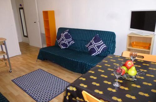 Saint-Jean-de-Monts Apartment | Studio à 50m de la plage, 3 couchages, parking gratuit, animaux acceptés - FR-1-224C-73