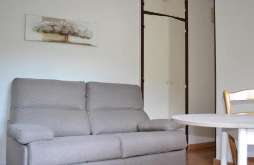 Amelie-les-Bains-Palalda Apartment | Studio à 100 mètres des thermes vue sur montagne.