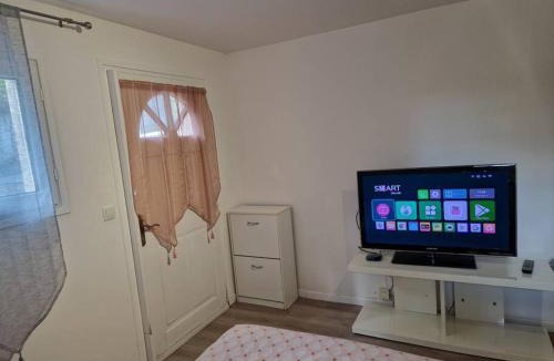 Orsay Apartment | Studio à Orsay à 5 min du RER B Le Guichet