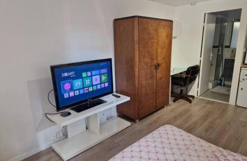 Orsay Apartment | Studio à Orsay à 5 min du RER B Le Guichet