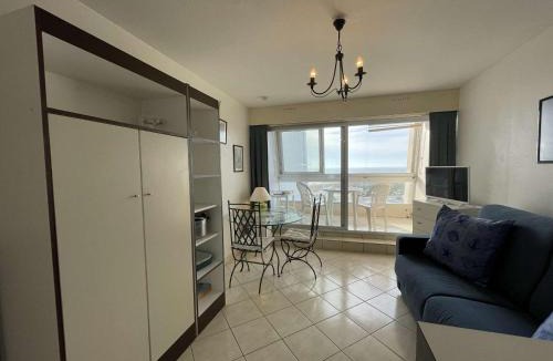 Saint-Jean-de-Monts Apartment | Studio à St-Jean-de-Monts avec parking et balcon fermé - FR-1-224C-212