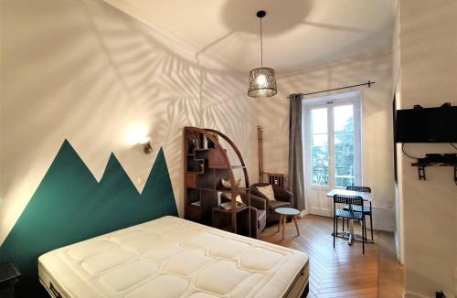 Aix-les-Bains City Center Apartment | Studio élégant, confortable avec WiFi, proche parc - FR-1-555-59