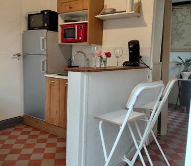 Mery-sur-Oise Apartment | Studio épicéa avec jardin et stationnement dans charmante propriété proche gare