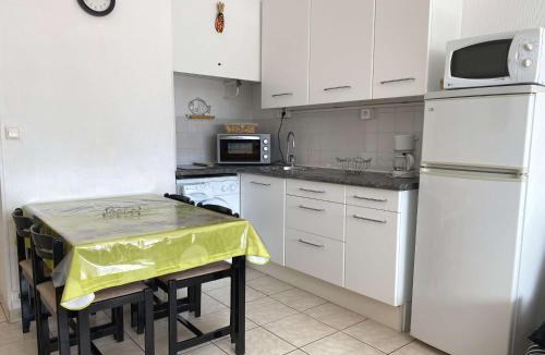 Balaruc-les-Bains Apartment | Studio 1ère étage avec wifi, vue sur parc - FR-1-553-24