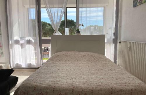Balaruc-les-Bains Apartment | Studio 1ère étage avec wifi, vue sur parc - FR-1-553-24