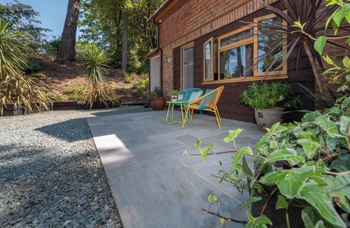 Warsash Apartment | Studio 1 - 1st Floor fully equipped double Studio Apartment.