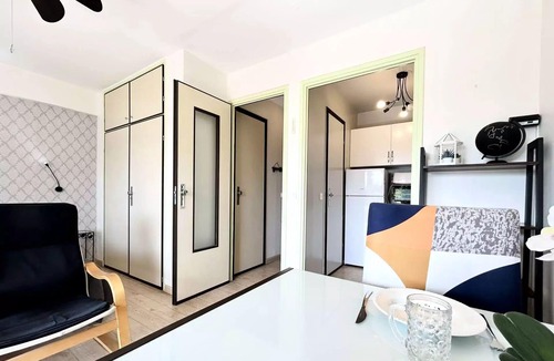 Greoux-les-Bains Apartment | Studio - 1/2 persons - Gréoux-les-Bains