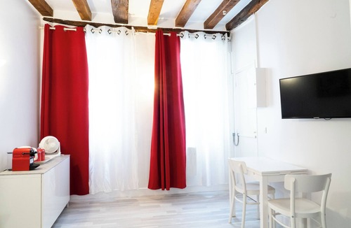 Arts-et-Metiers Apartment | Studio (1) Beaubourg - Marais - Montorgueil.