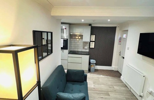 Worcester Apartment | Studio 1@Bransford Rd