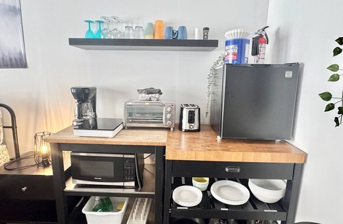 Ste Anne de Beaupre Apartment | Studio 14 | 2 Min Waterfront | BBQ & Fireplace