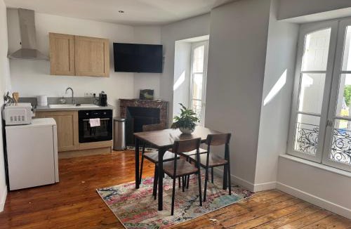 Pons Apartment | STUDIO 1 face au donjon