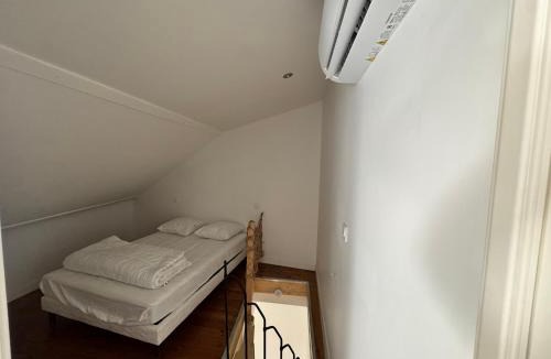 Pons Apartment | STUDIO 1 face au donjon