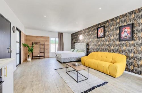 Coubron Apartment | Studio 1