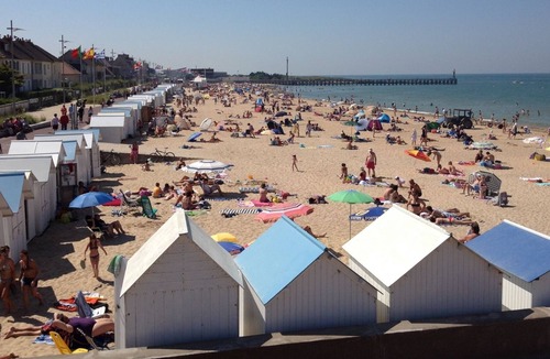 Courseulles-sur-Mer Apartment | Studio 100m from the sea and shops