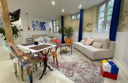 Quartier de France Apartment | Studio 11 Bis