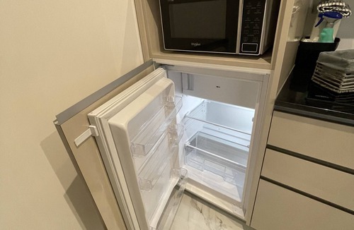 Le Pin House | STUDIO 11 - Quiet ground floor, sleeps 1 to 2