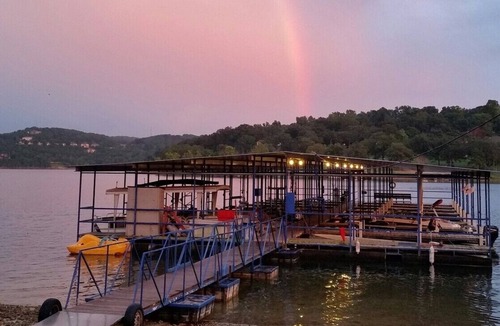 Blue Eye Cabin | Studio #12 –Relaxing Table Rock Lake Getaway at Happy Hollow Resort