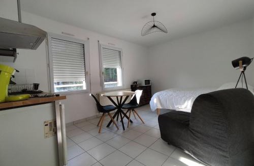 Pouzauges Apartment | Studio 15mn du Grand Parc