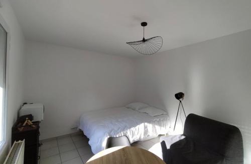 Pouzauges Apartment | Studio 15mn du Grand Parc