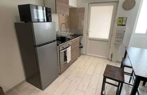 Bagnols-sur-Ceze Apartment | Studio 18m2 centre ville