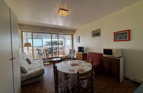 Saint-Jean-de-Monts Apartment | Studio 2-3 pers bord de mer avec parking privé - FR-1-224C-491