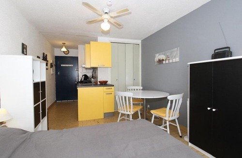 Balaruc-les-Bains Apartment | Studio 2* avec Balcon, Parking et Proche Thermes - Balaruc-les-Bains - FR-1-553-100