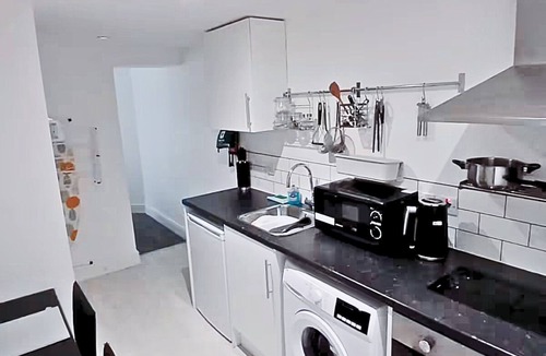 Hereford Apartment | Studio 2 - Eign St. Hereford