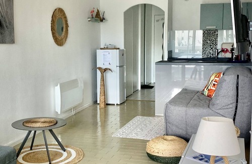 Le Couchant Apartment | STUDIO 2 ETOILES DE FRANCE, 100 Mètres DE LA PLAGE, PARKING, WIFI, IDEAL FOR FAMILIES