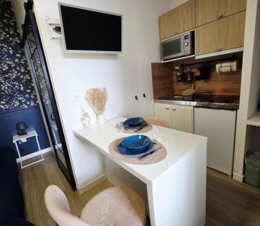 Cambrai Apartment | studio 2