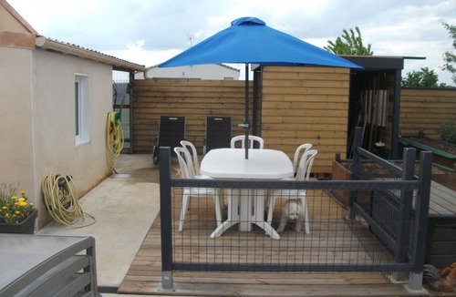 Sainte-Gemme-la-Plaine Apartment | STUDIO 22 m², private terrace 40 m², shared swimming pool, quiet location!