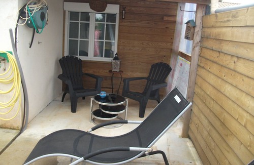 Sainte-Gemme-la-Plaine Apartment | STUDIO 22 m², private terrace 40 m², shared swimming pool, quiet location!