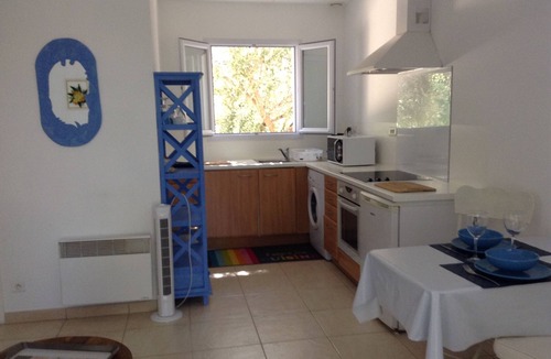 Monticello Apartment | Studio 2 km from the beach wifi and parking