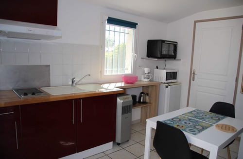 Marsillargues Apartment | studio 2 people in a village